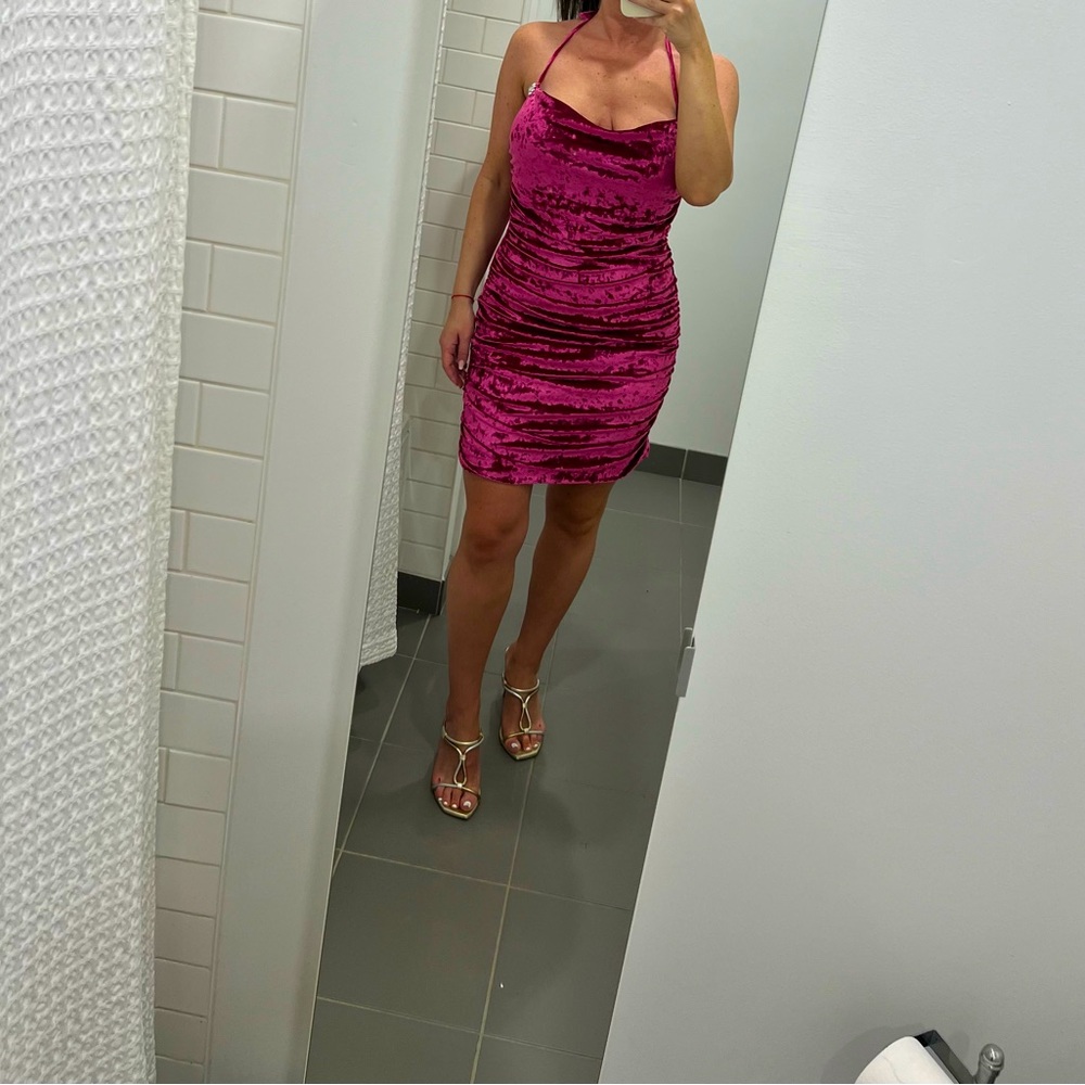 COPY - WAYF Crused velvet dress size medium
